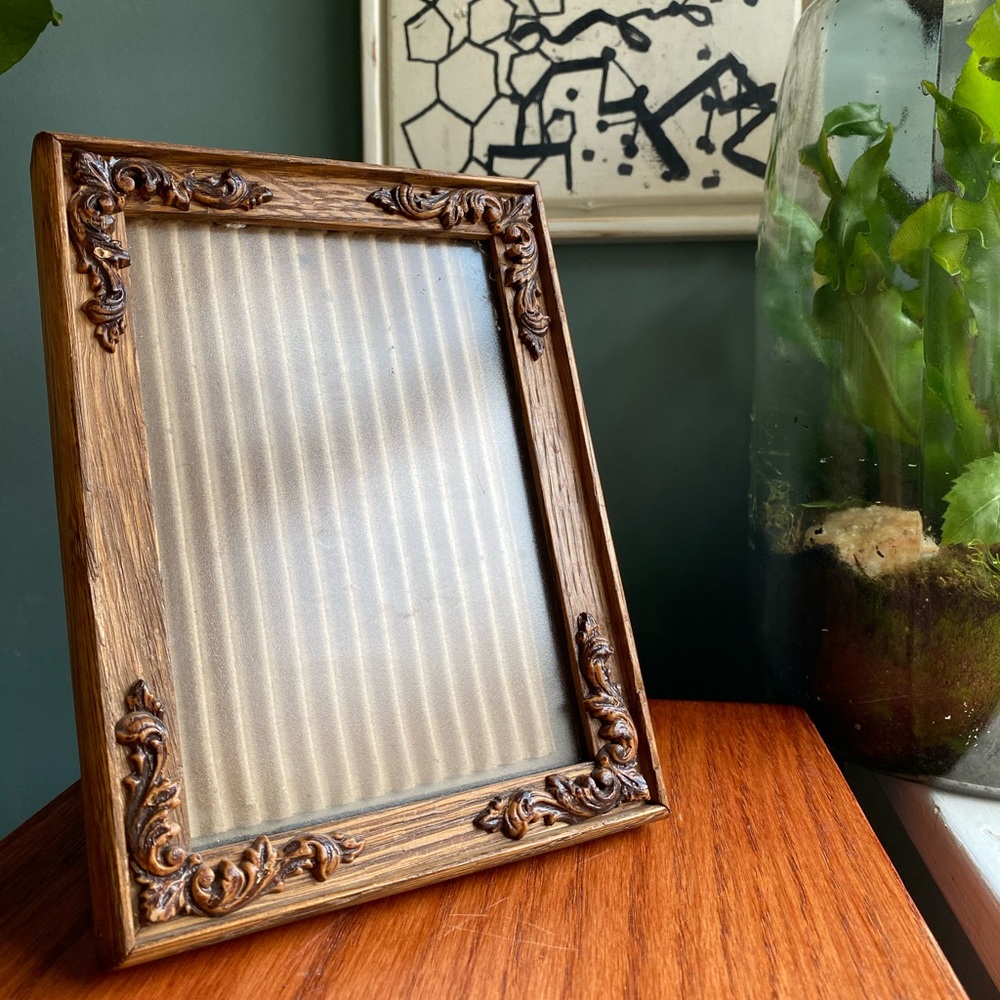 Vintage wood frame 4x6 photo